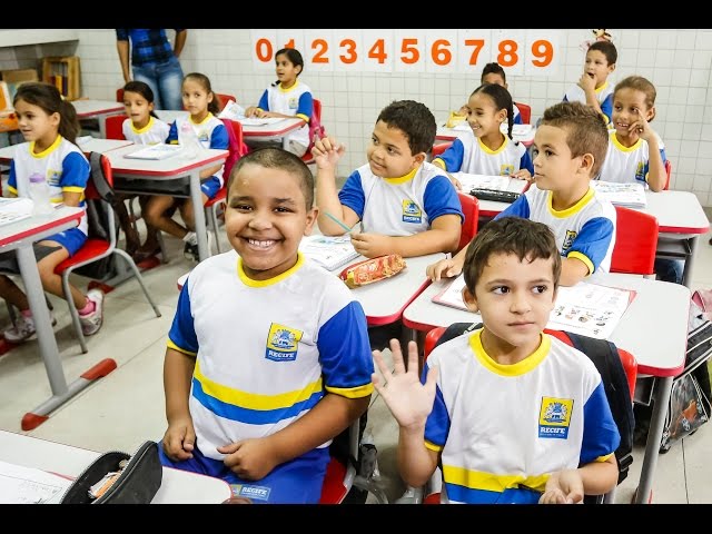 Presidente inaugura novas instalações de escola musical no Recife