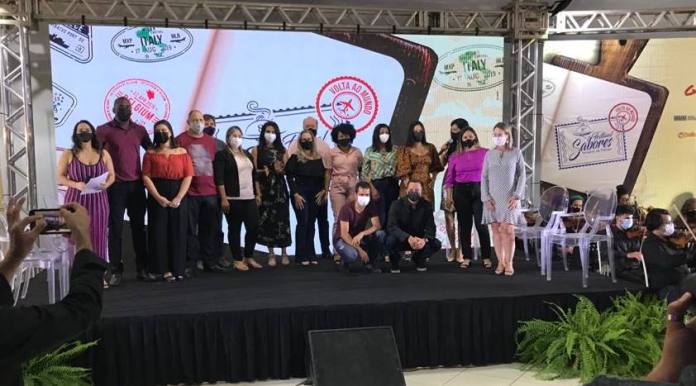 Abertura do 8º Festival Gastronômico Sabores de Teixeira reúne empresários e autoridades