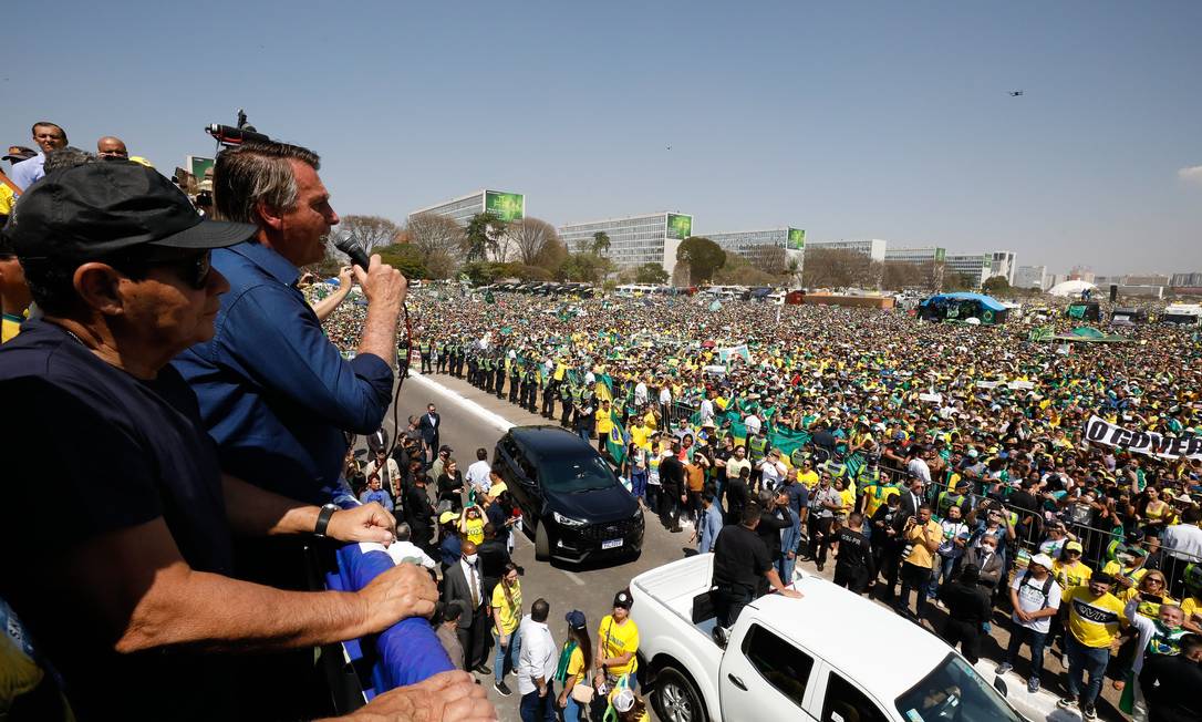 Bolsonaro nega recuo, mas justifica publicação de nota: ‘Não pode ir para o tudo ou nada’