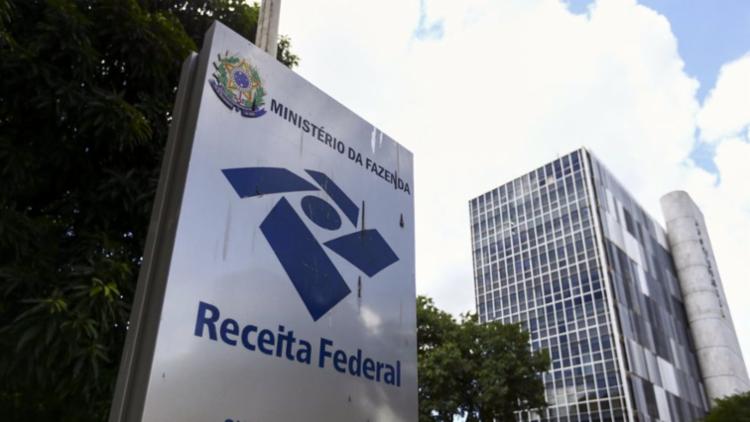 Receita Federal deve lançar concurso com 699 vagas e salários de até R$ 21 mil