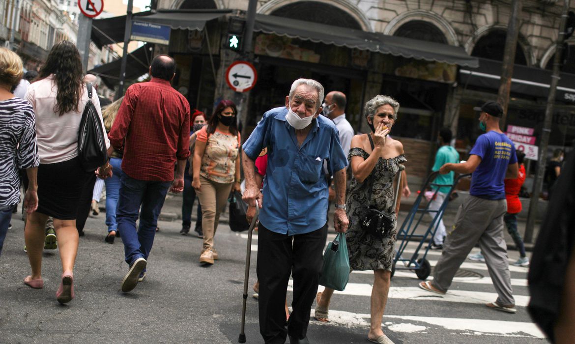 Lojas no comércio popular da Saara