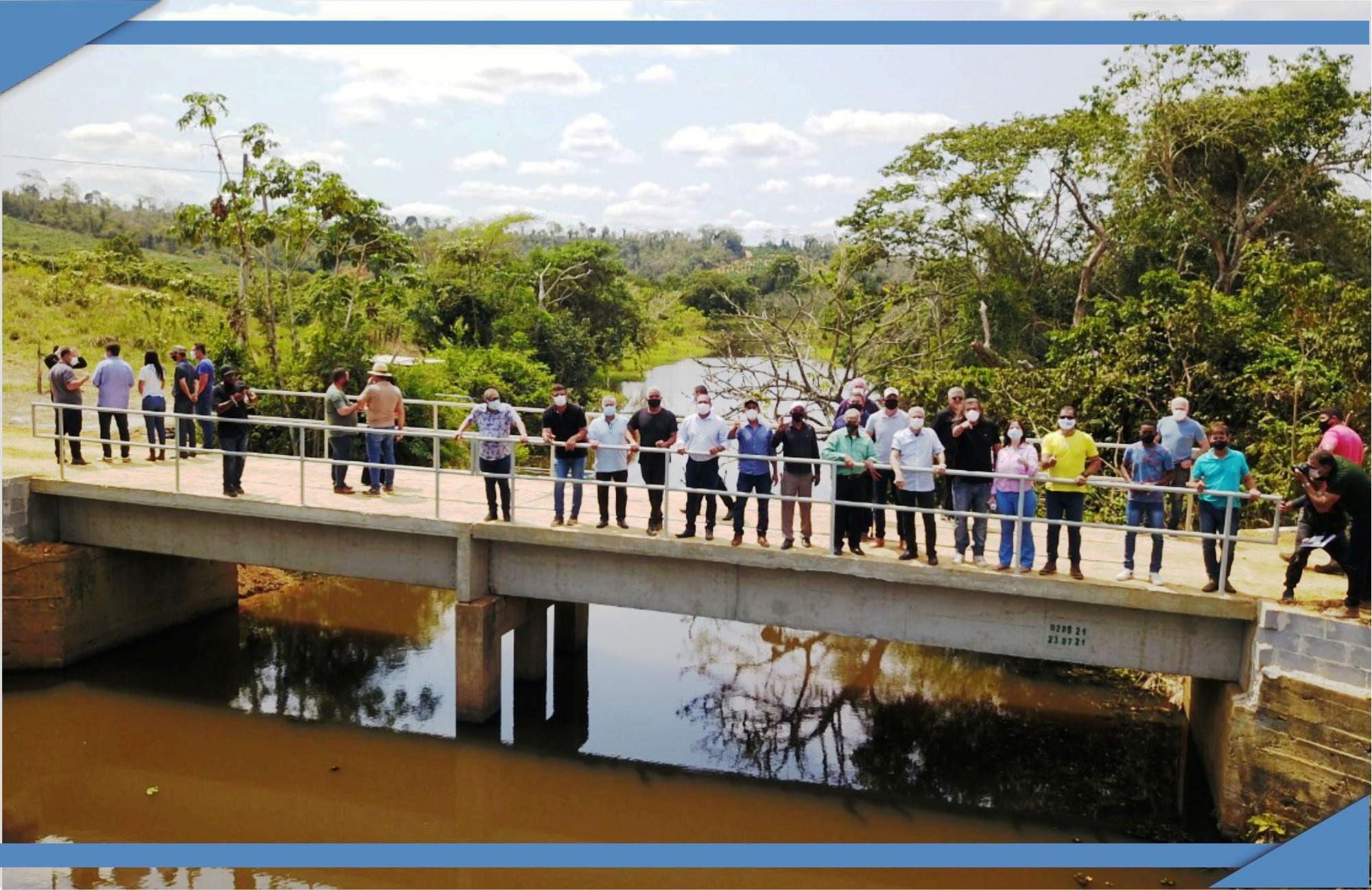 Daniel Santana e Paulo Foletto inauguram ponte de São José da Barra Seca, em São Mateus