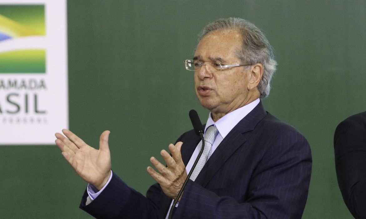 Ministro diz que privatização da Petrobras ampliaria investimentos