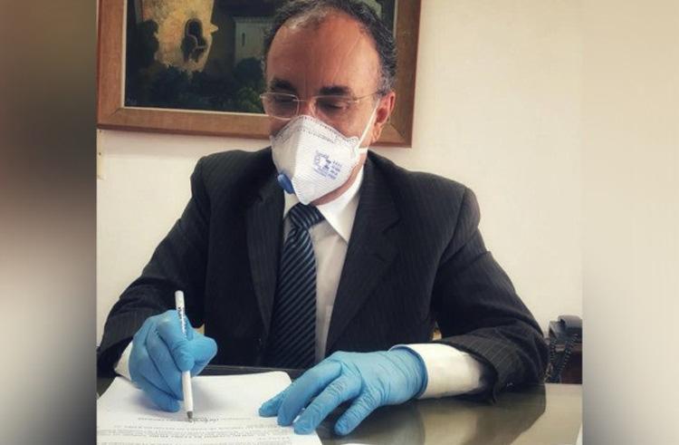 O presidente do TJ-BA, desembargador Lourival Almeida Trindade, assinou a nomeação dos novos juízes | Foto: Divulgação | TJBA - Foto: Divulgação O presidente do TJ-BA, desembargador Lourival Almeida Trindade, assinou a nomeação dos novos juízes | Foto: Divulgação | TJBA - Foto: Divulgação