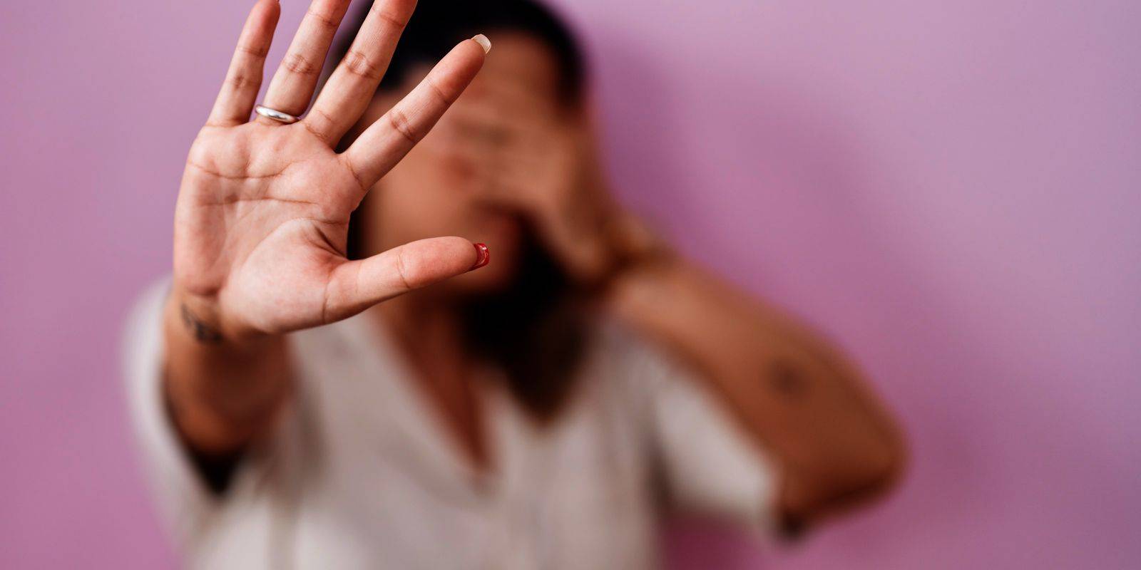 cartilha-reune-orientacoes-as-brasileiras-no-exterior-sobre-violencia