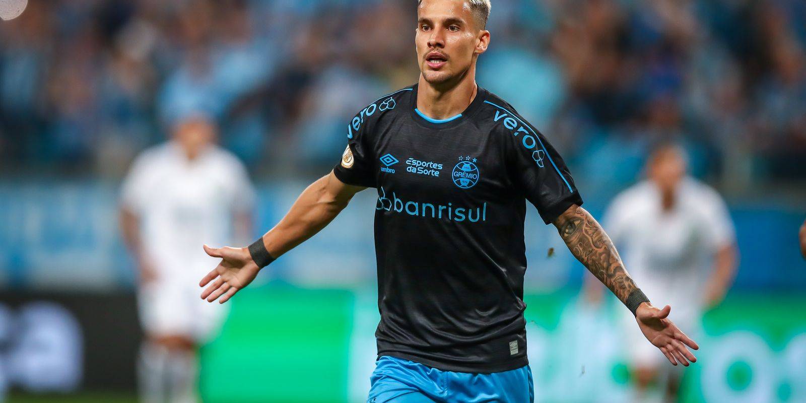 gremio-vence-para-continuar-vivo-na-luta-pelo-titulo-do-brasileiro