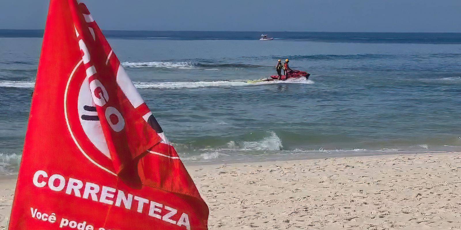 aumenta-numero-de-resgates-feitos-por-bombeiros-nas-praias-do-rio