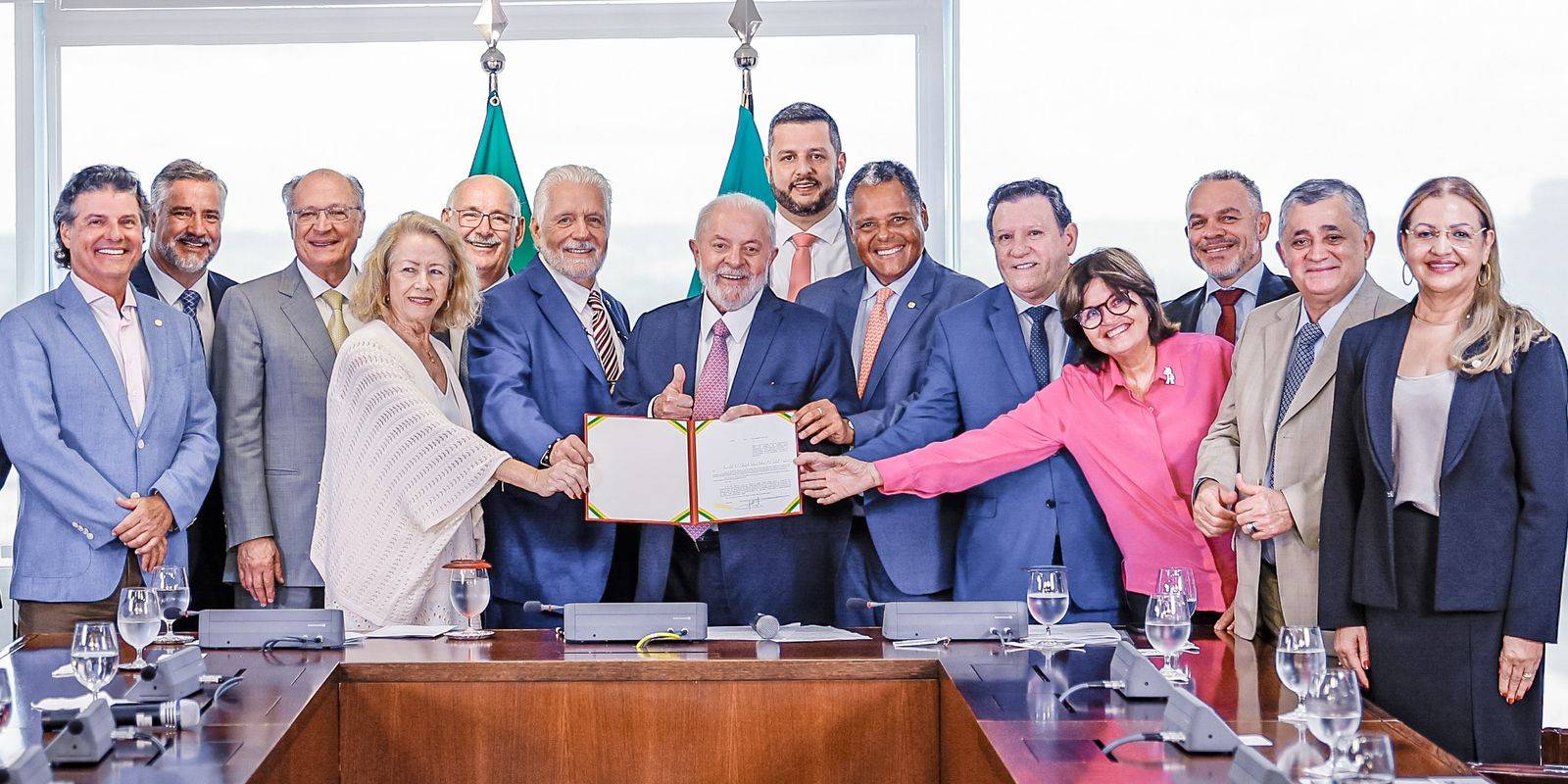 lula-sanciona-lei-que-define-revisao-de-pagamento-de-servicos-do-sus