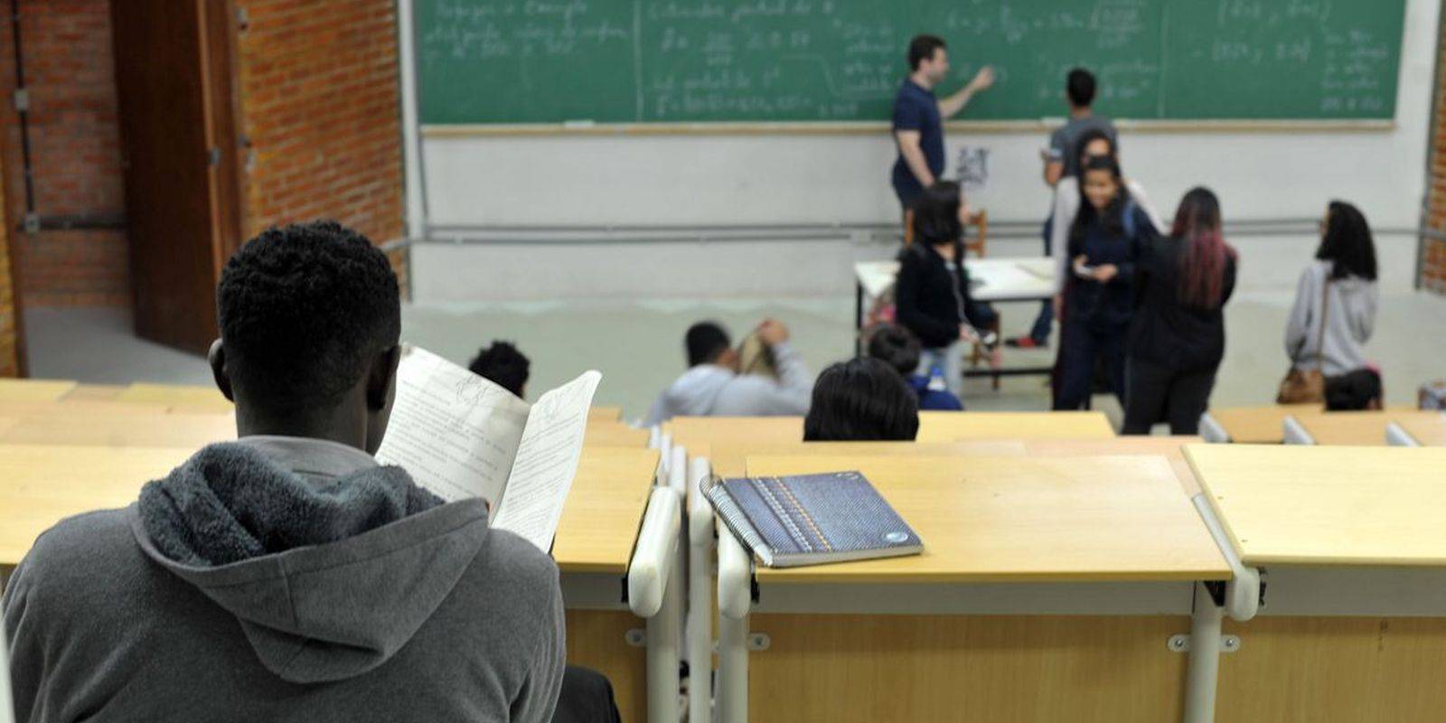 revisionistas-contestam-ditadura-militar-e-nazifascismo-em-escolas