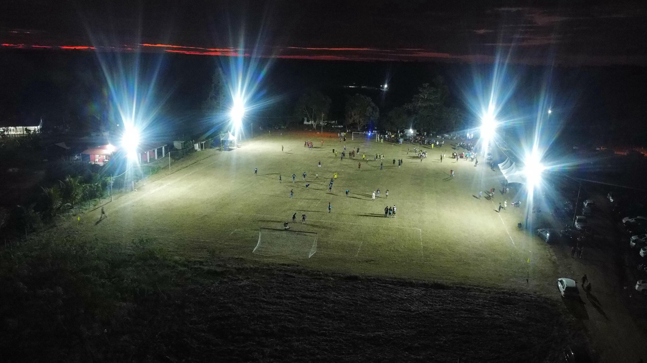 Comunidade Dona Antônia celebra com torneio festivo inauguração da iluminação de LED do Campo de Futebol