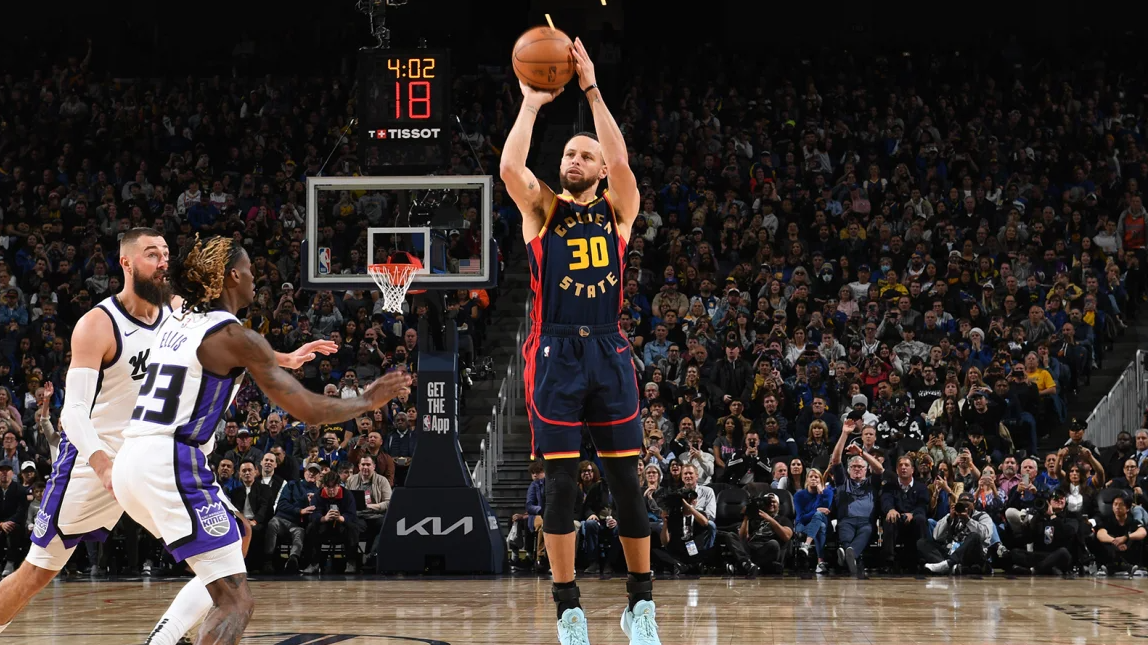 Curry se torna o primeiro a atingir 4 mil cestas de três pontos na NBA
