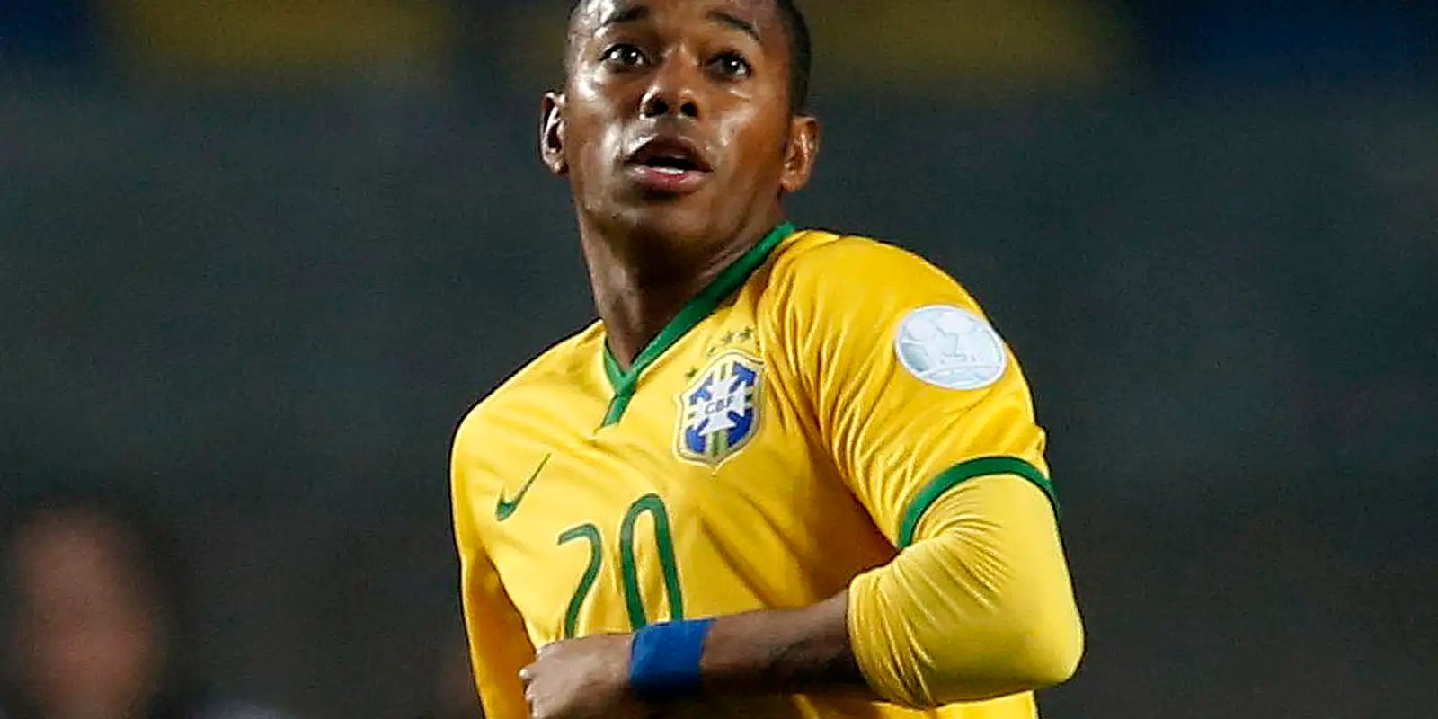 Mendes pede vista e suspende julgamento de Robinho no STF