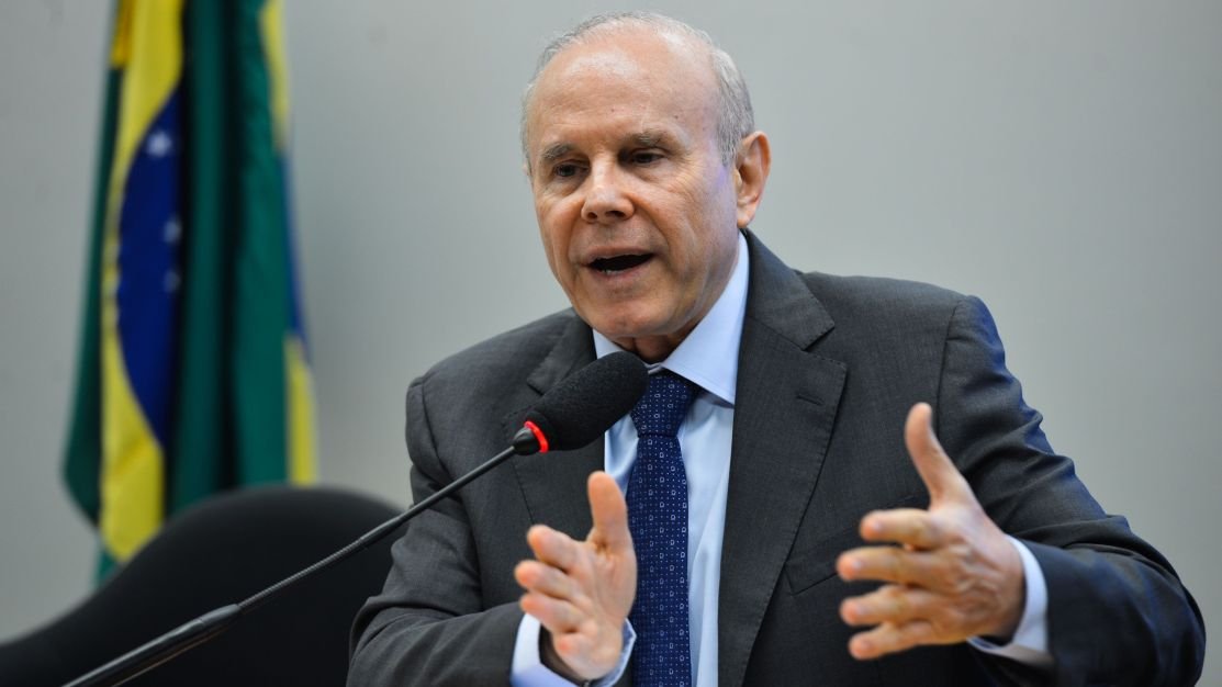 Lula indica Mantega para conselho fiscal da Eletrobras