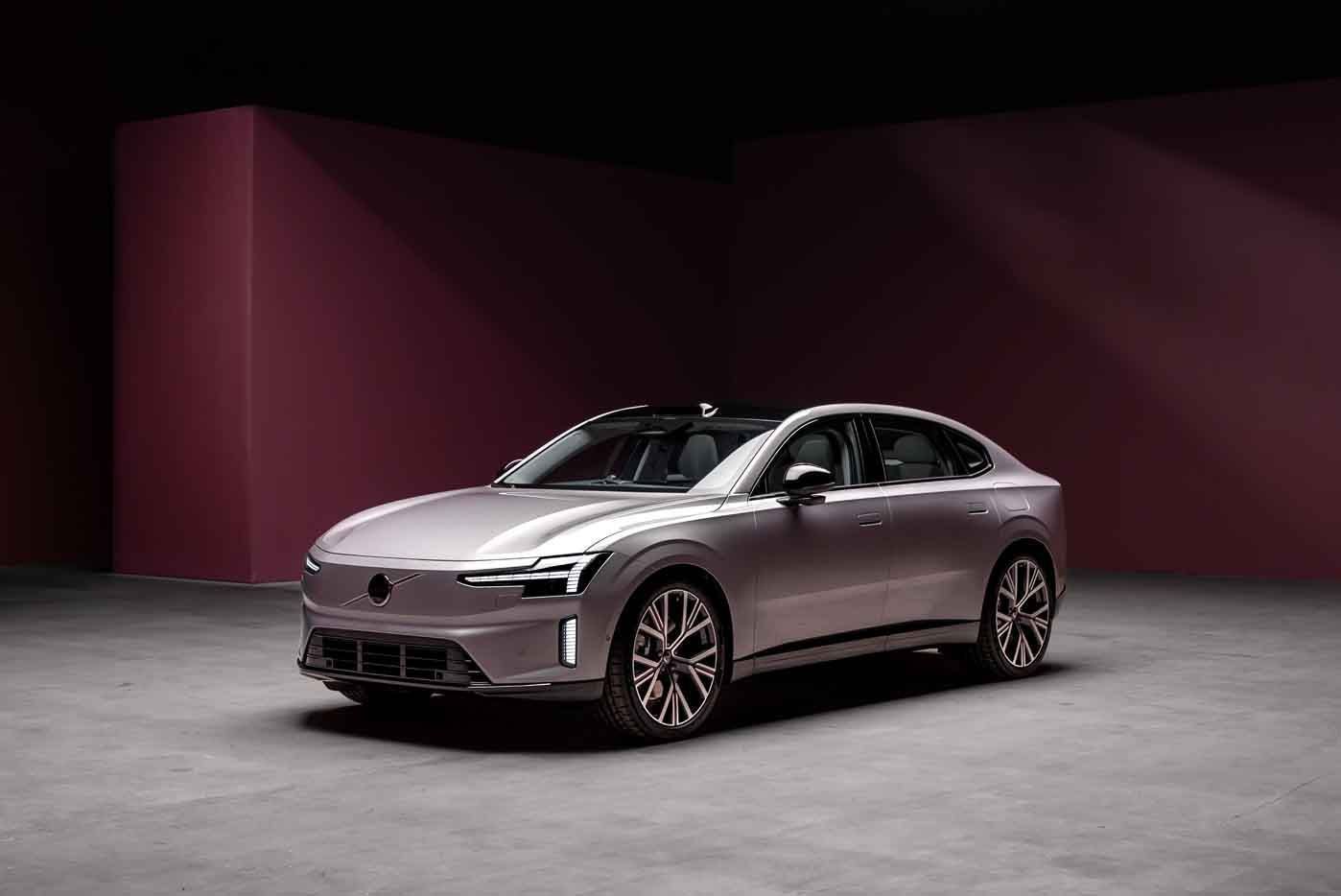 Volvo ES90: sedã elétrico inédito virá com tecnologia e alto desempenho