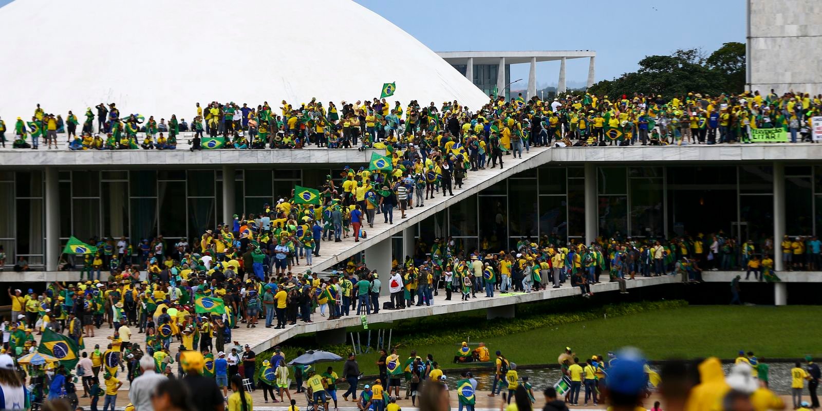 Moraes concede prisão domiciliar a condenado do 8/1 com câncer