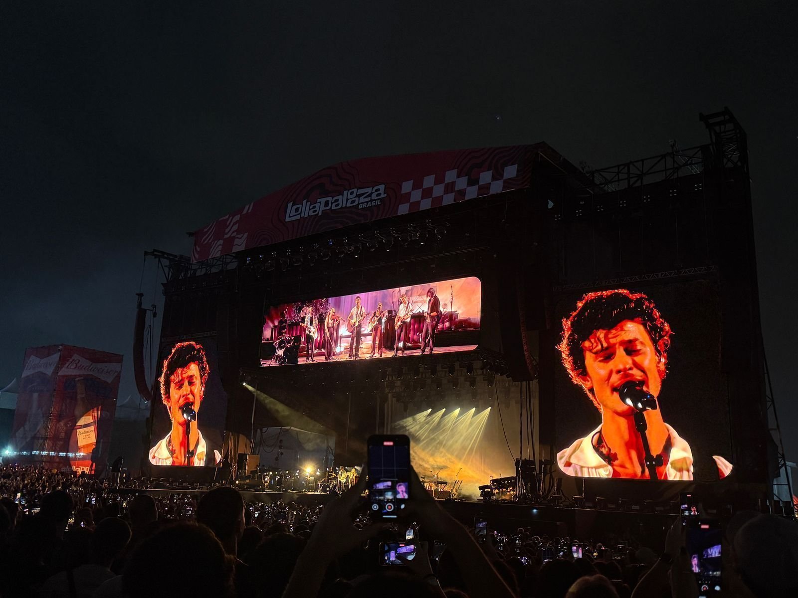 Lollapalooza: Shawn Mendes toca samba e apresenta maiores hits da carreira