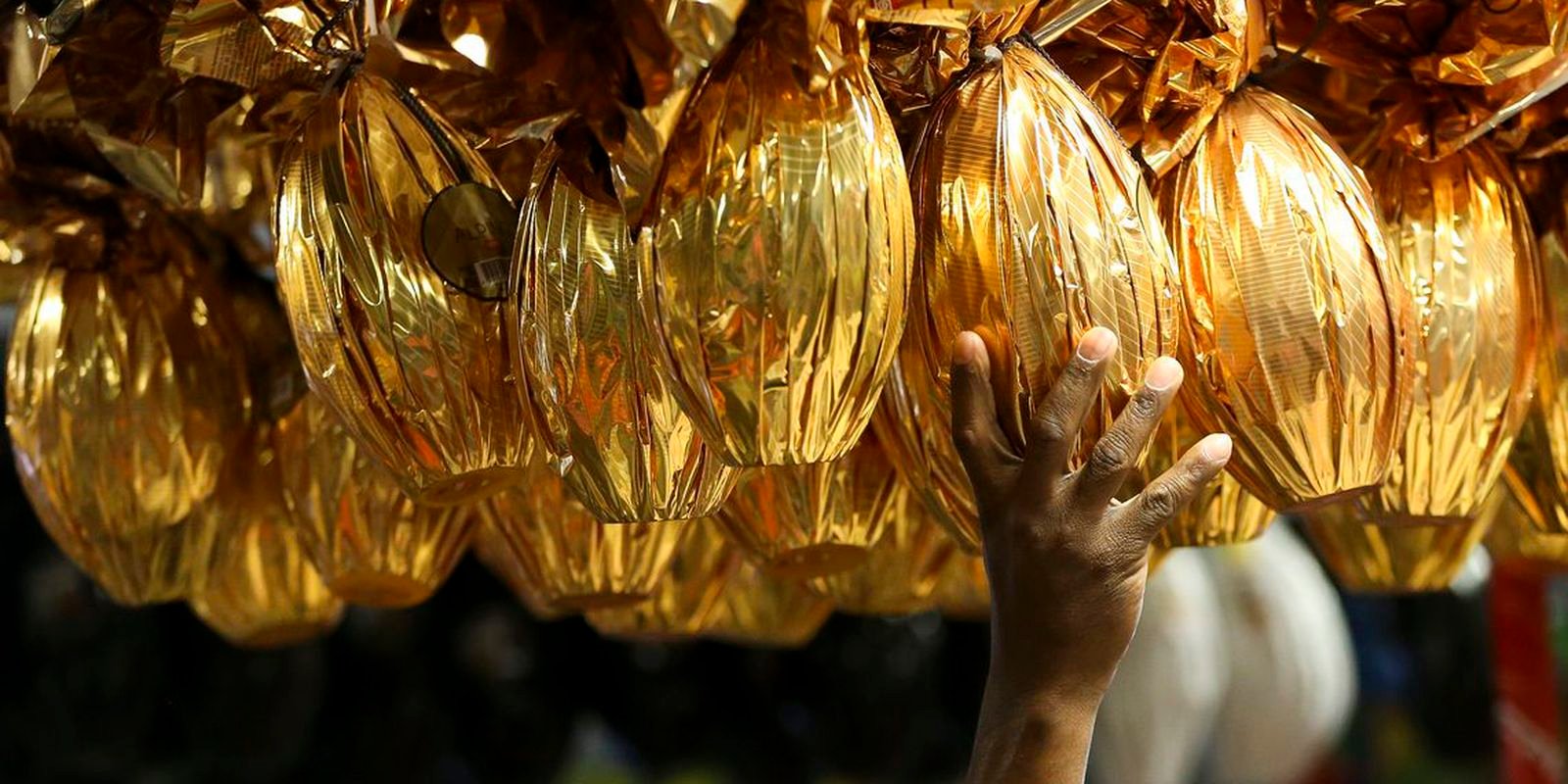 Páscoa: entenda a transição de ovos decorados para ovos de chocolate