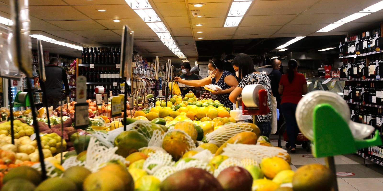 Estimativas do mercado para inflação e PIB permanecem estáveis