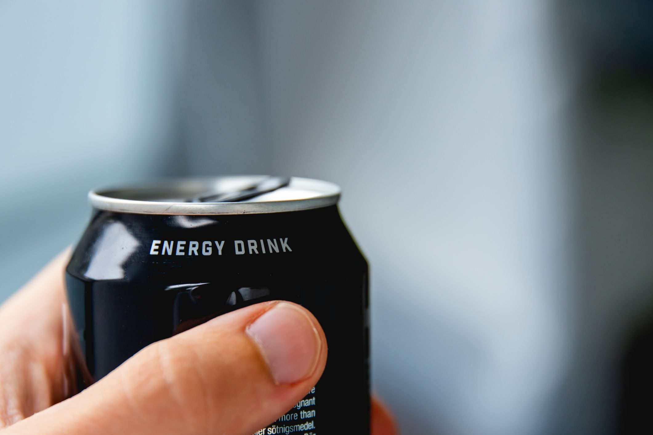 É seguro tomar energético como pré-treino? Entenda