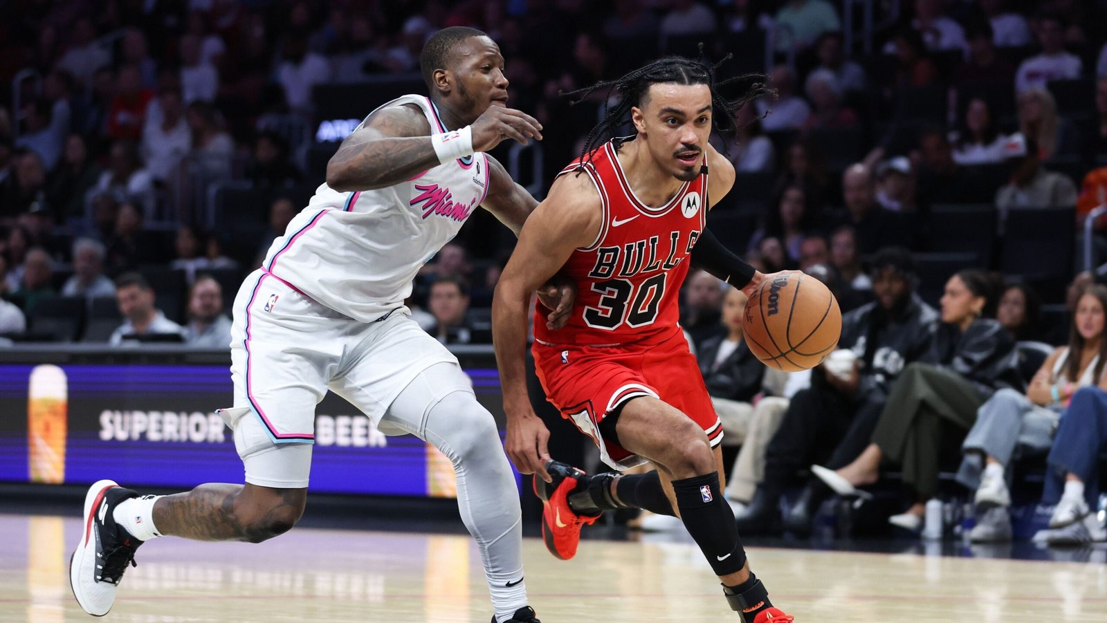 Miami Heat e Chicago Bulls brigam por melhor posição no play-in