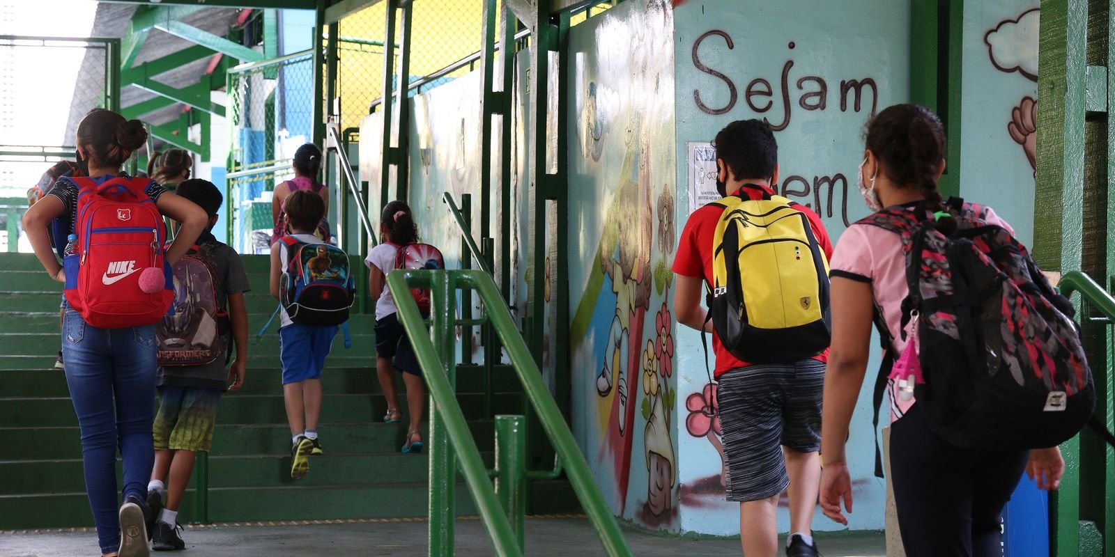 Governo de SP autoriza edital para privatizar gestão de 143 escolas