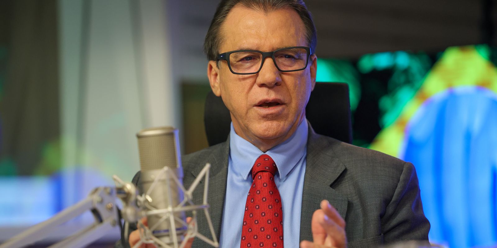 Jornada 6×1 é cruel, diz ministro do Trabalho, Luiz Marinho