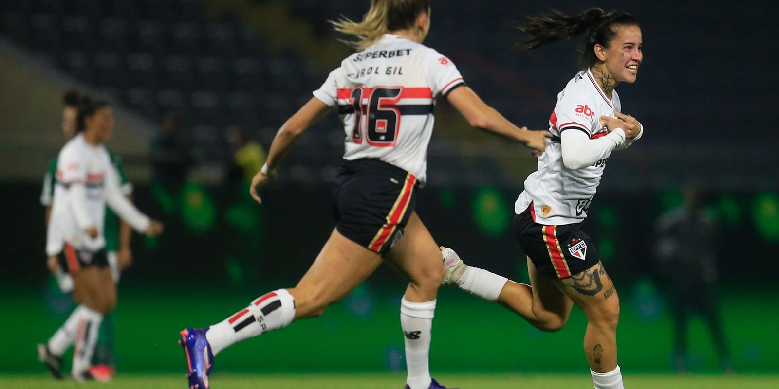 São Paulo vence Palmeiras e sobe para 4º lugar no Brasileirão Feminino