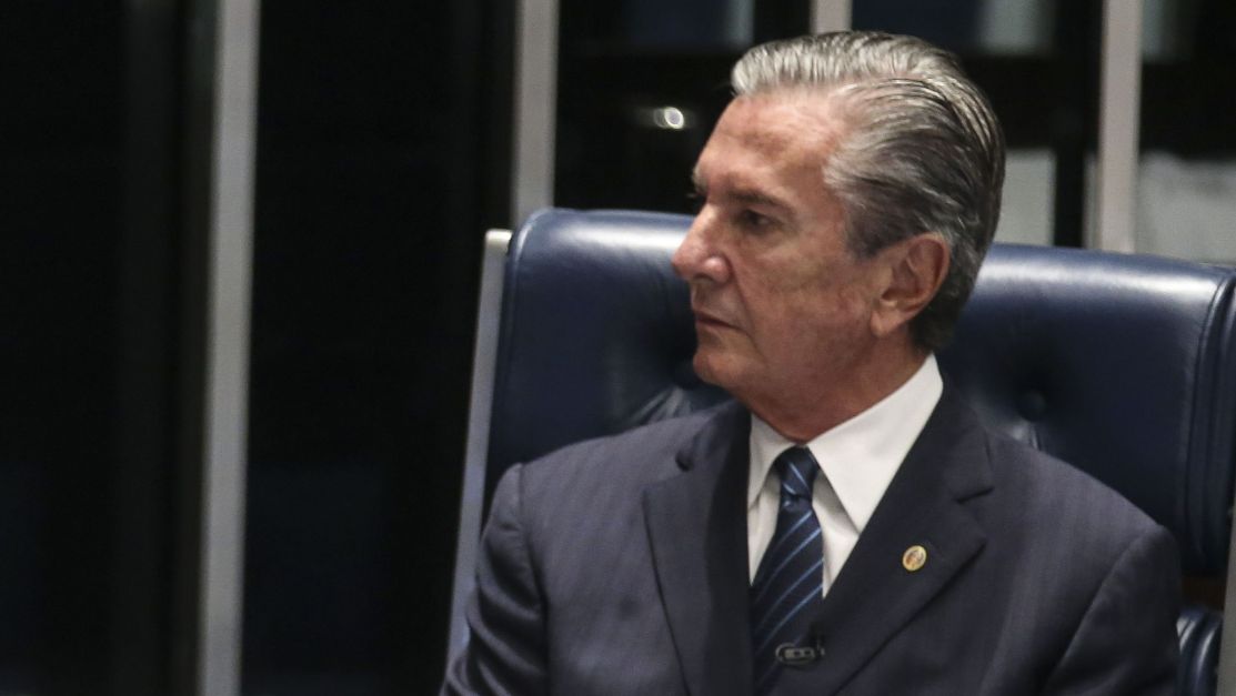 Defesa de Collor pede ao STF inclusão de fisioterapeuta na equipe médica