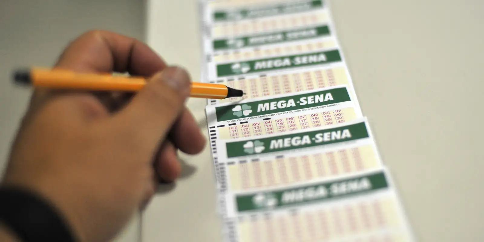 Ninguém acerta a Mega-Sena e prêmio principal acumula em R$ 31 milhões