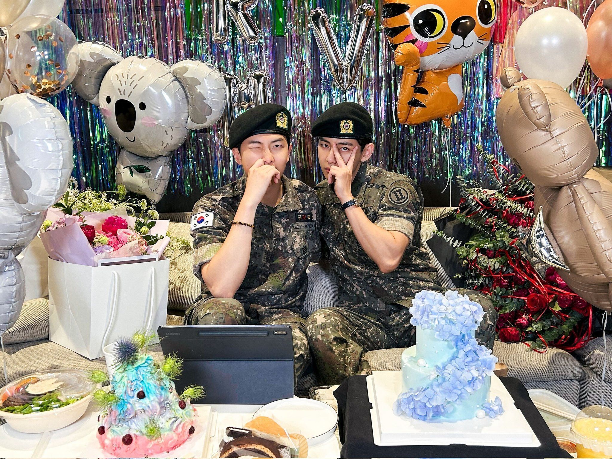 Integrantes do BTS fazem primeiro discurso após dispensa do exército; veja