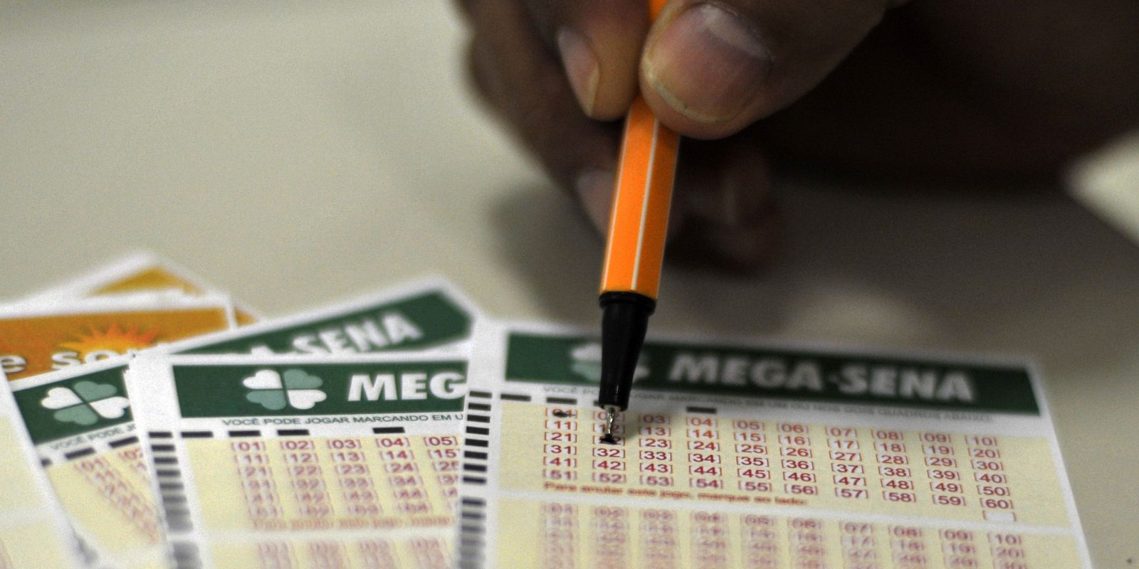 Mega-Sena acumula novamente e prêmio vai para 100 milhões