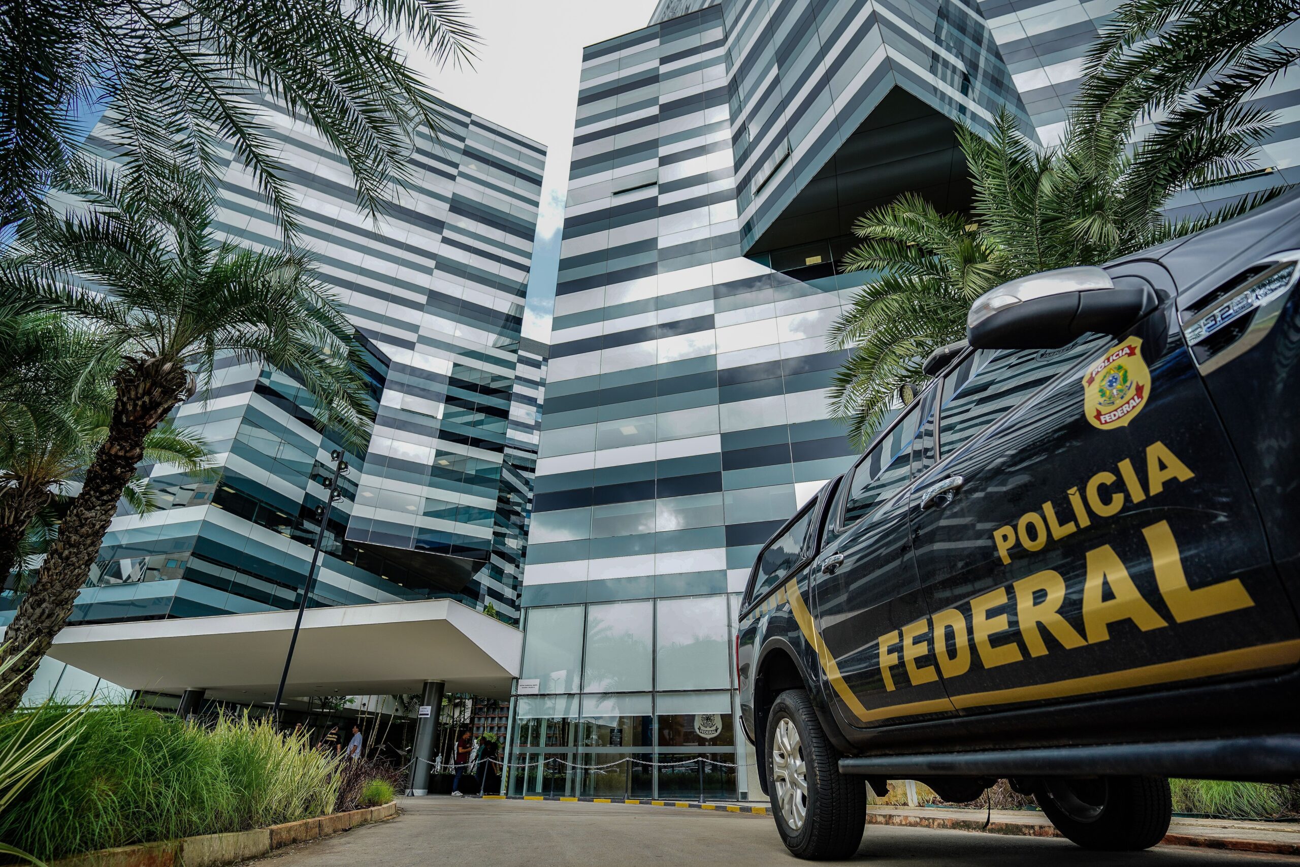 PF investiga tráfico internacional de brasileiras para Europa