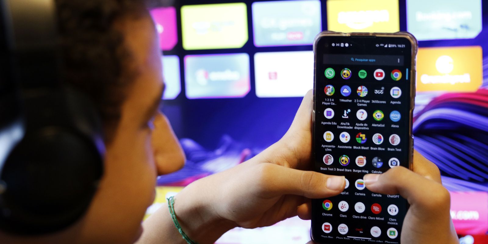 Denúncias pelo Disque 100 de pedofilia na internet aumentam em agosto