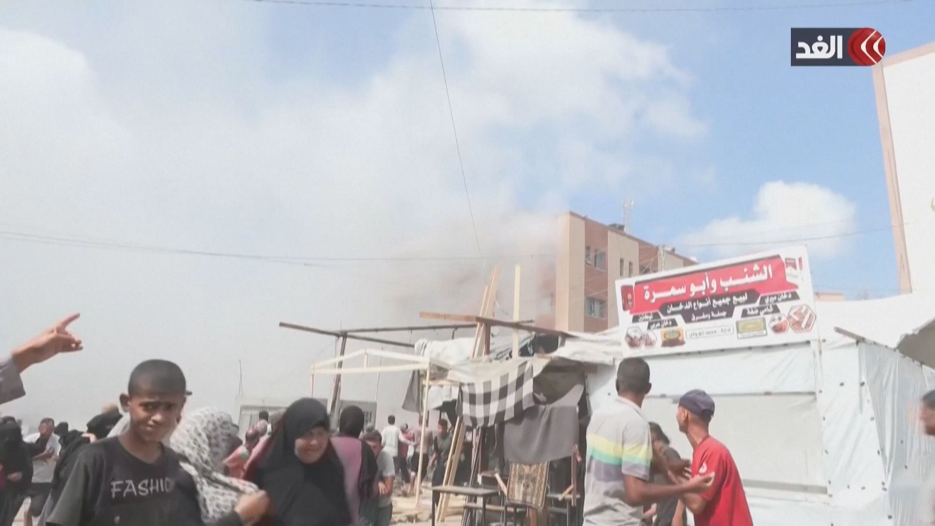 Ataque israelense explode escada de hospital e fotógrafo é atingido em Gaza