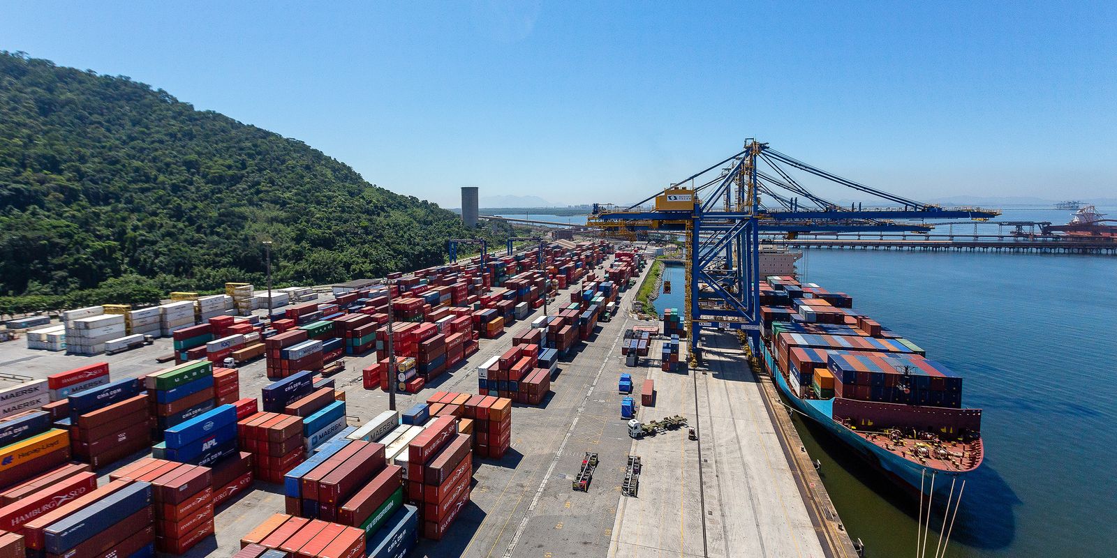 Gecex sobretaxa resinas plásticas dos Estados Unidos e do Canadá