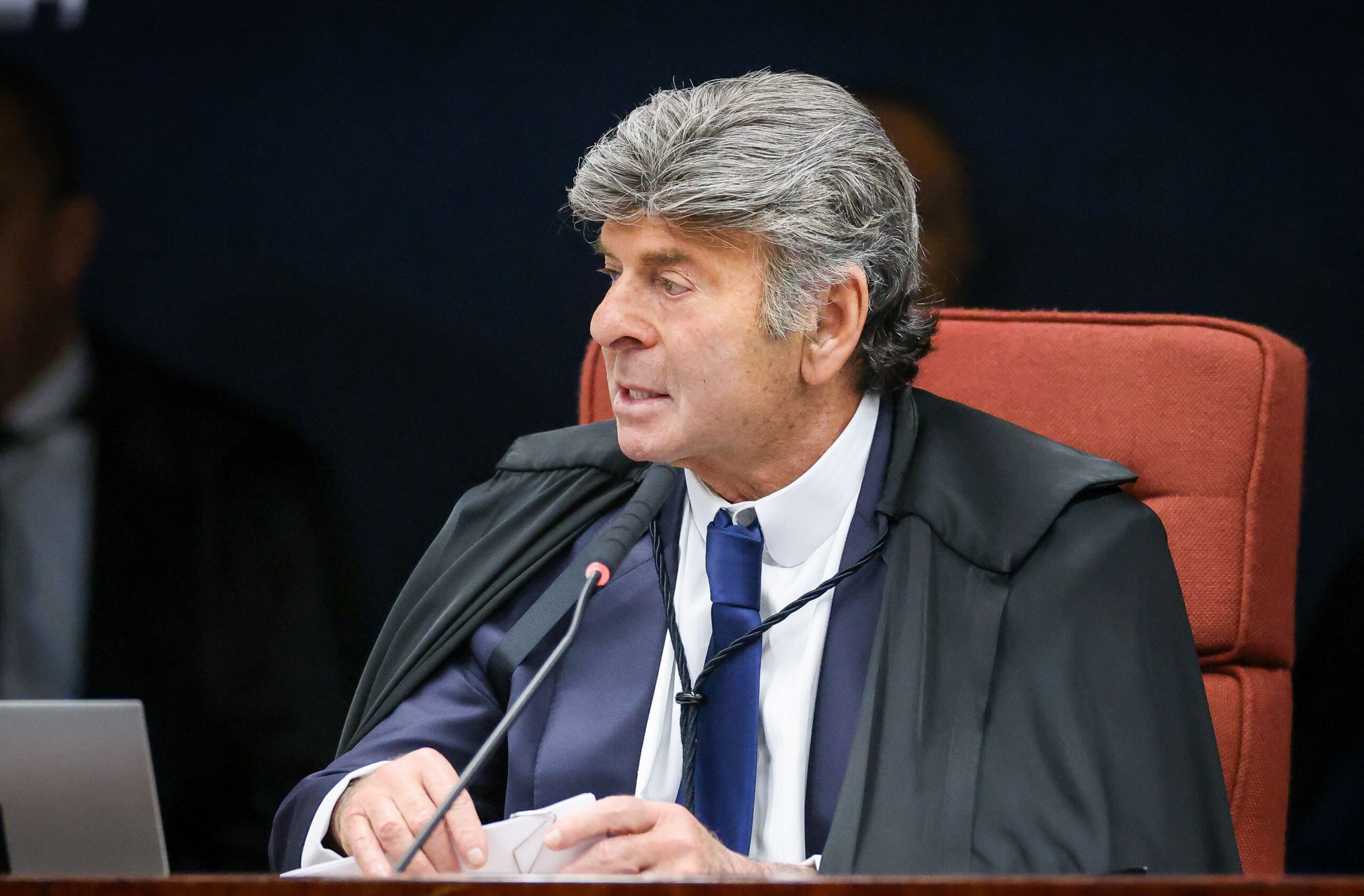Em voto, Fux relembra Mensalão e classifica penas como “irrisórias”