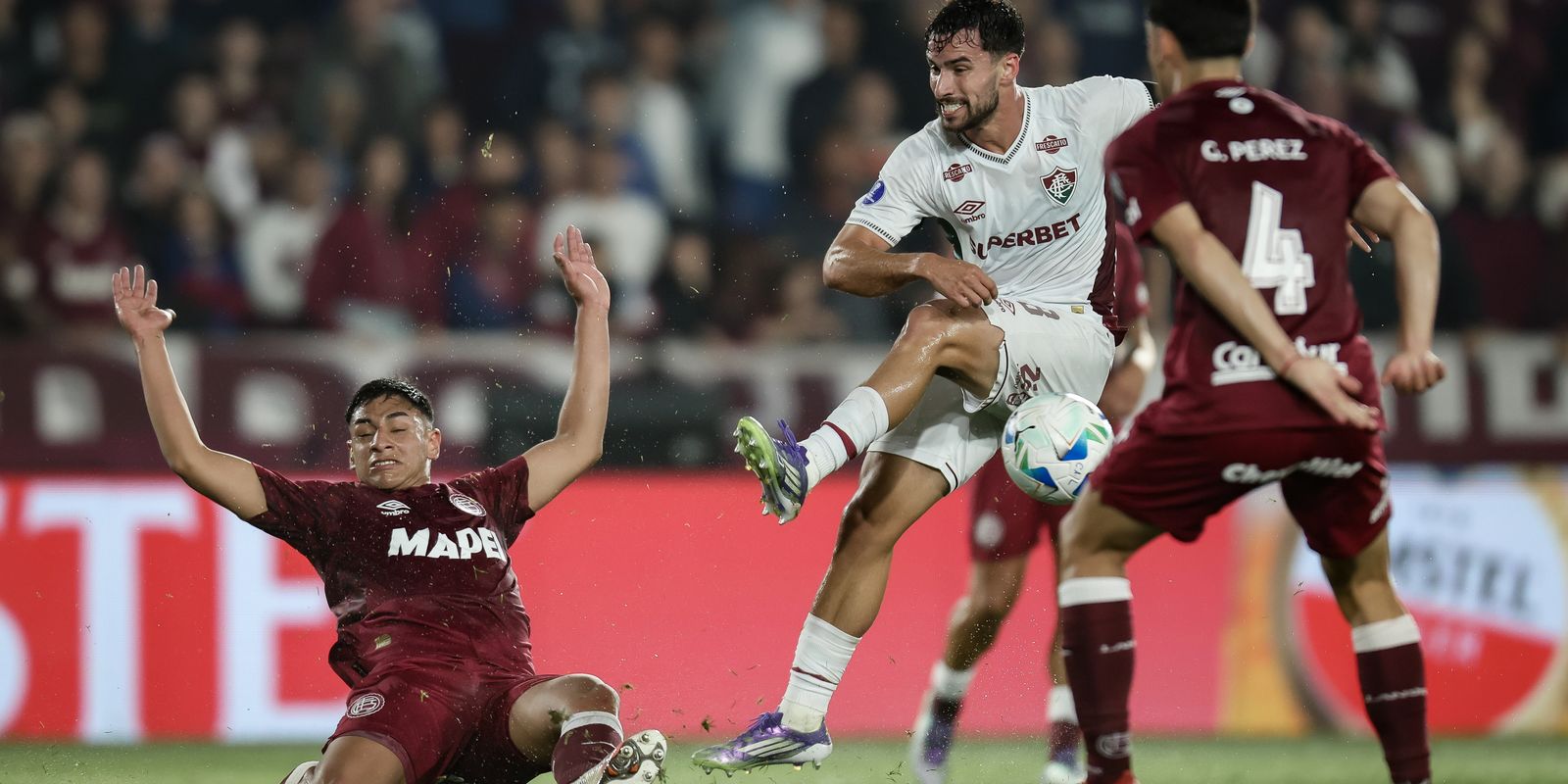 Fluminense sai em desvantagem diante do Lanús na Copa Sul-Americana