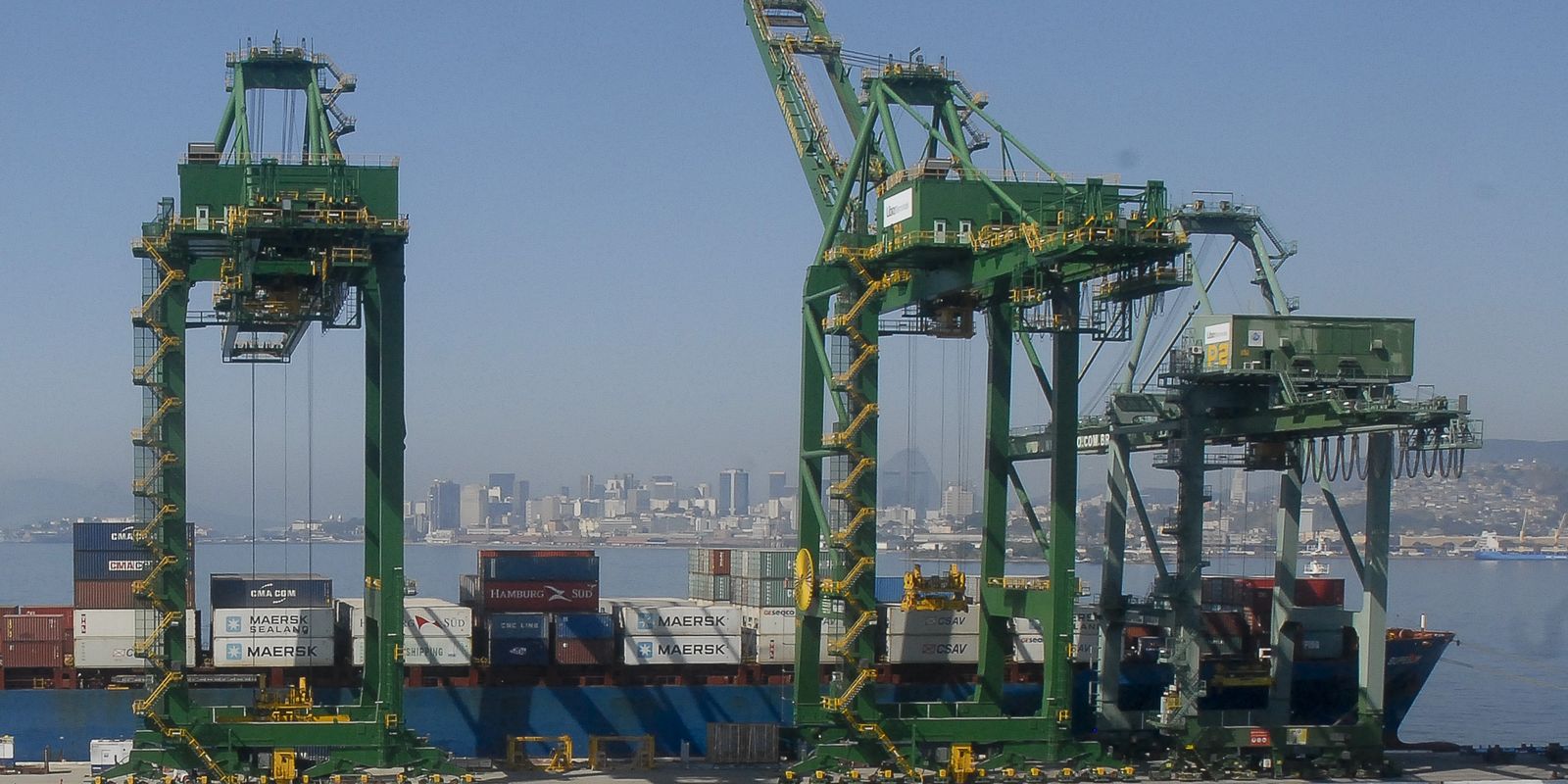 Portos movimentam em julho o maior volume de cargas da história