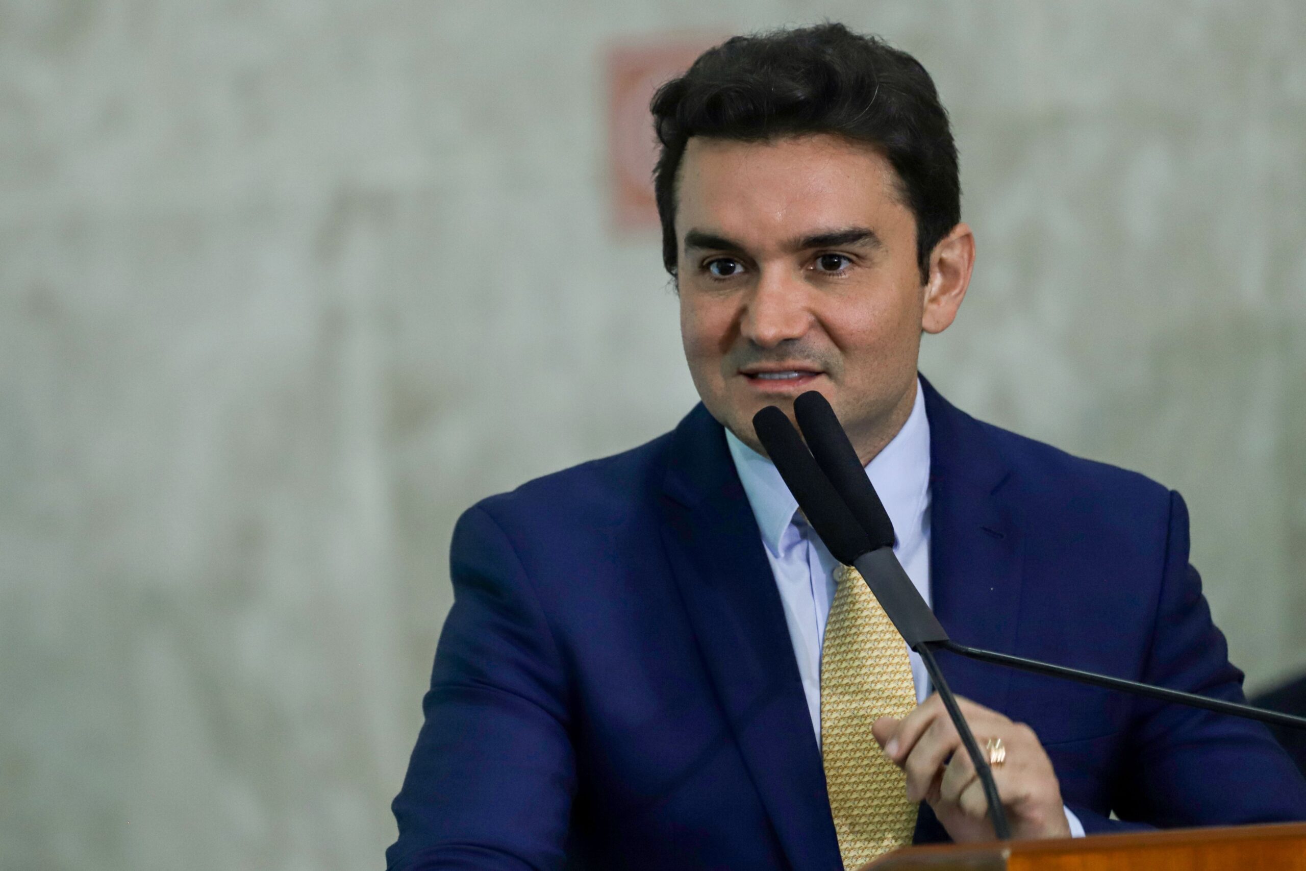 Planalto aposta em permanência de Sabino no Turismo