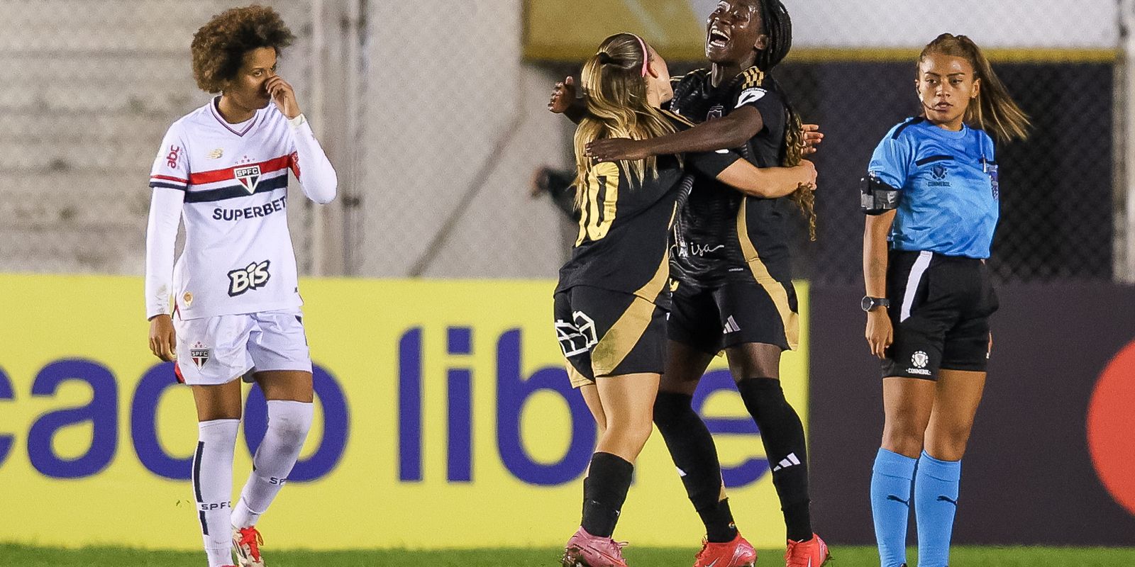 São Paulo é derrotado e se complica na Libertadores Feminina