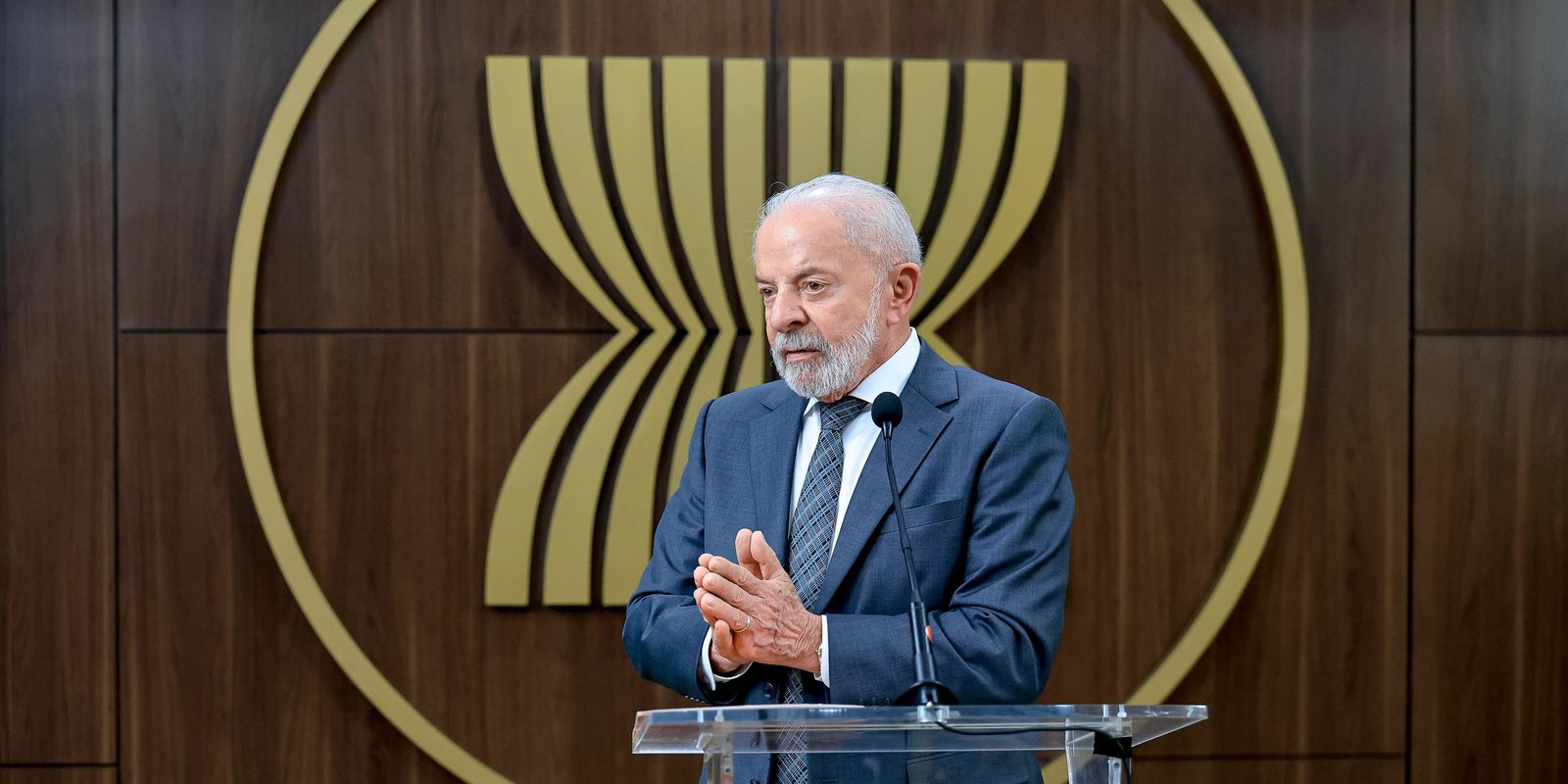 Lula quer discutir com Trump punição dada a ministros do STF
