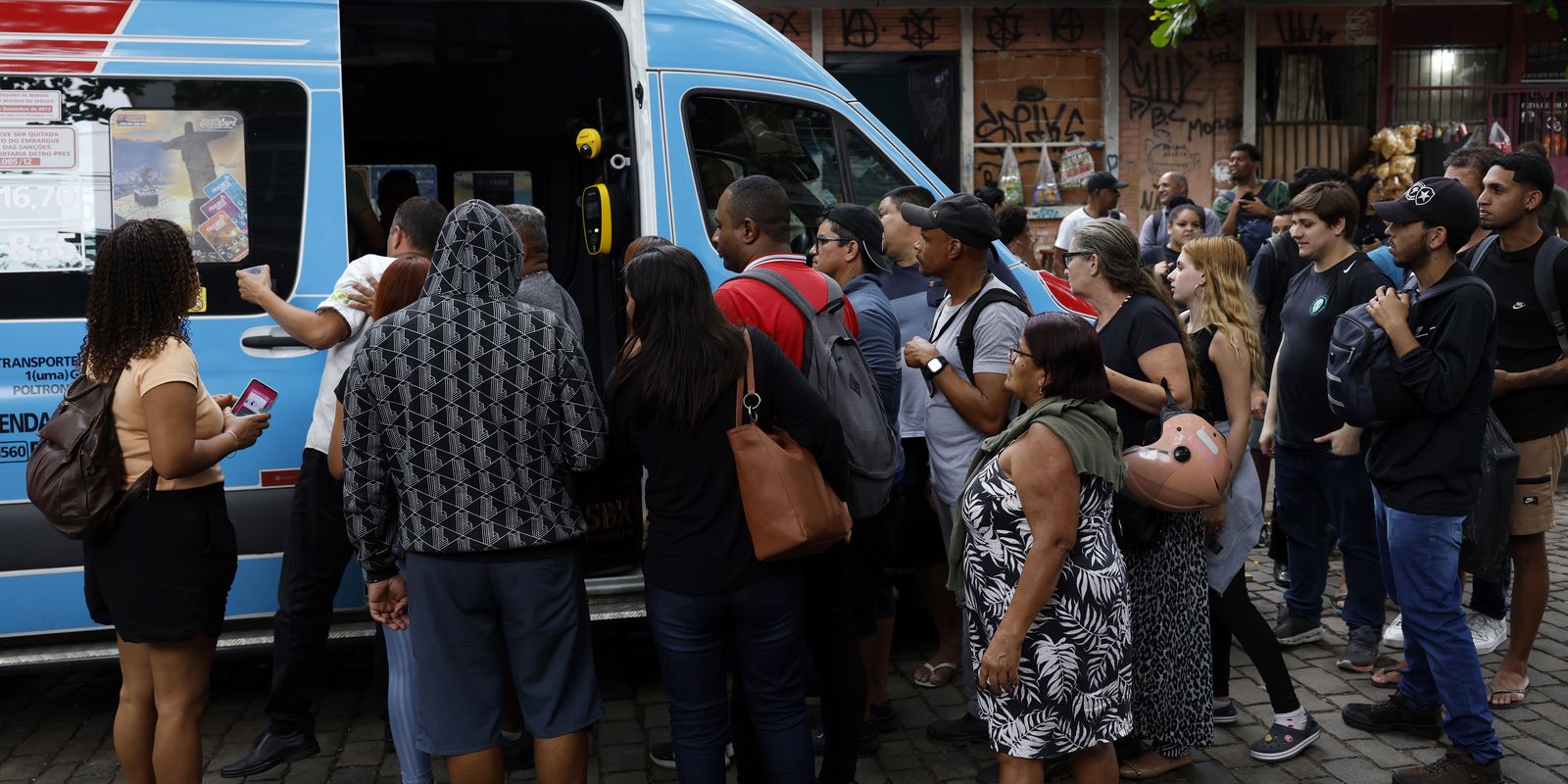 “Entrei na estação para fugir dos tiros”, conta moradora do Rio