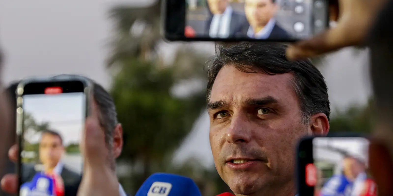 Moraes autoriza a visita dos filhos de Bolsonaro na PF