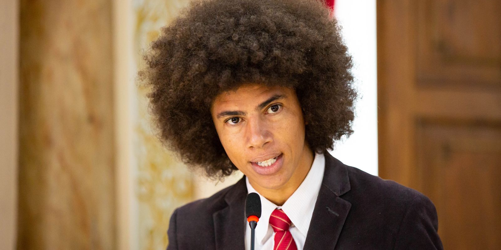 Deputado do PR filmado em briga de rua diz que sofreu racismo