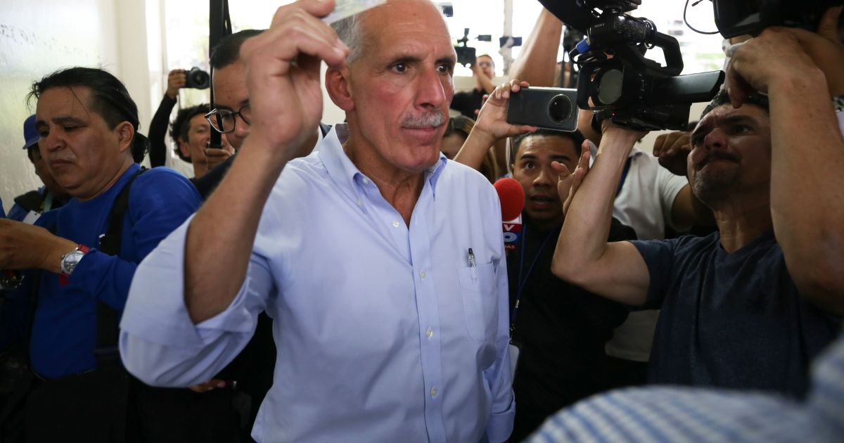 Apoiado por Trump, Asfura lidera eleição presidencial em Honduras