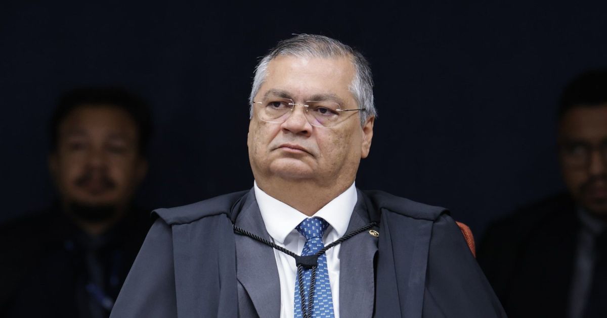 Com voto de Dino, STF condena cinco réus do núcleo 2 por unanimidade