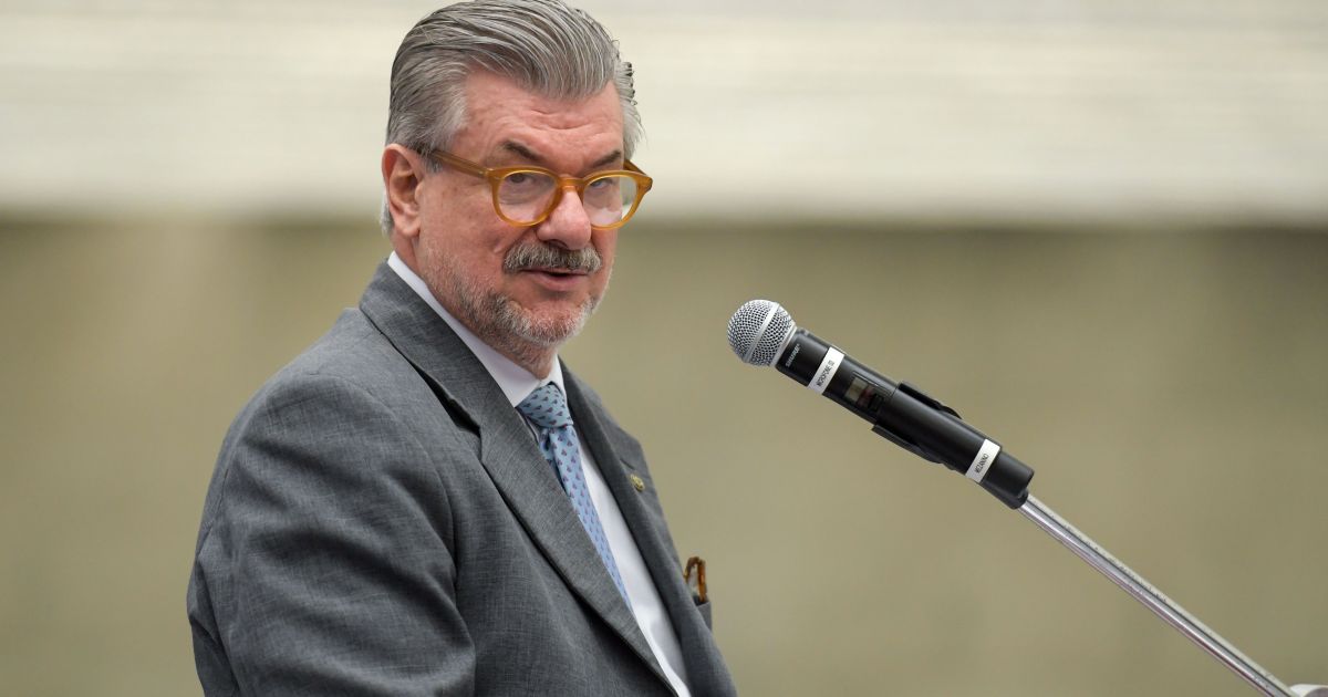 Ministro critica decisão do STJ sobre afastamento por importunação sexual