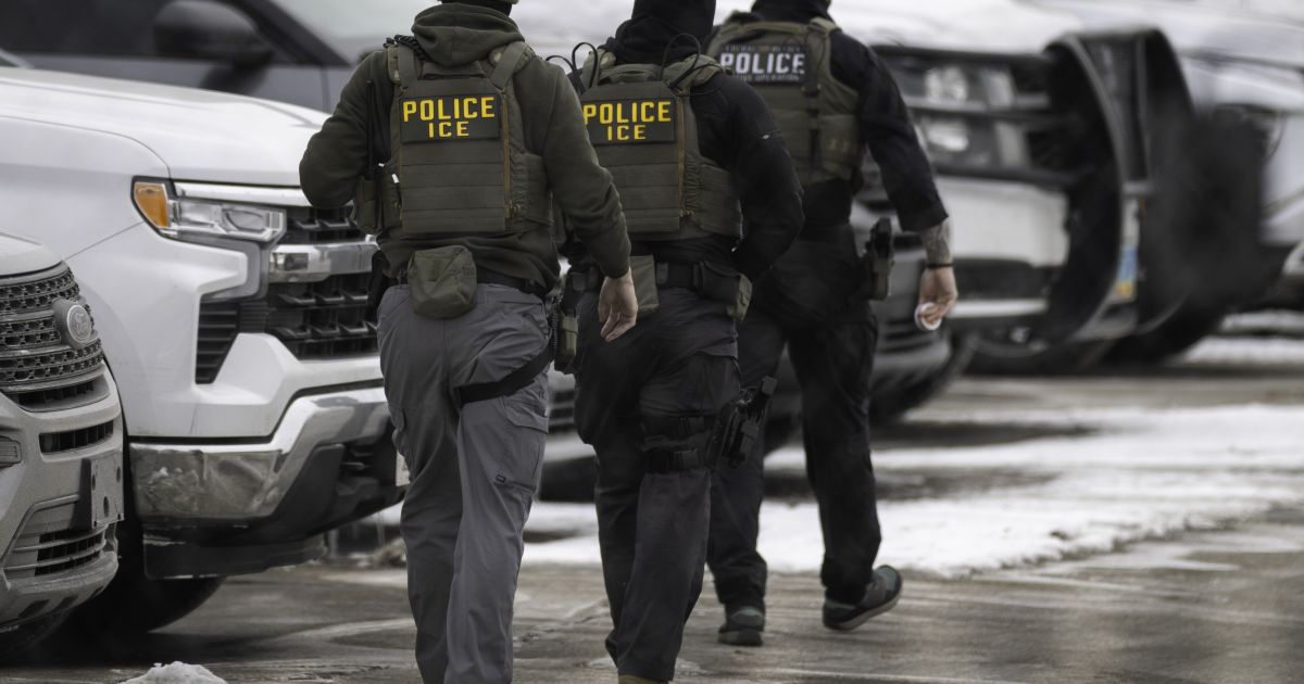 Agentes do ICE recebem menos treinamento que outros policiais dos EUA