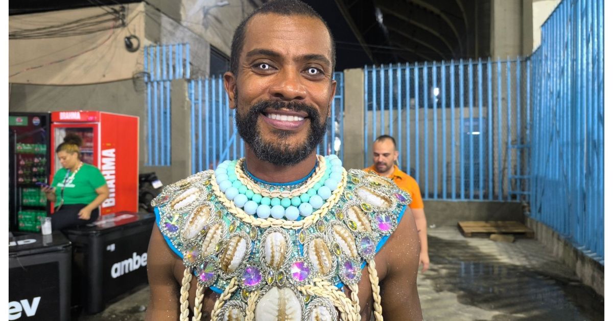 Samuel de Assis celebra enredo da Beija-Flor sobre sua fé