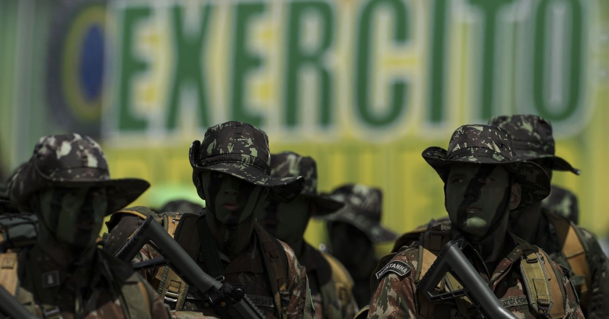 Exército pede ao STF aval para visitar militares em prisão domiciliar